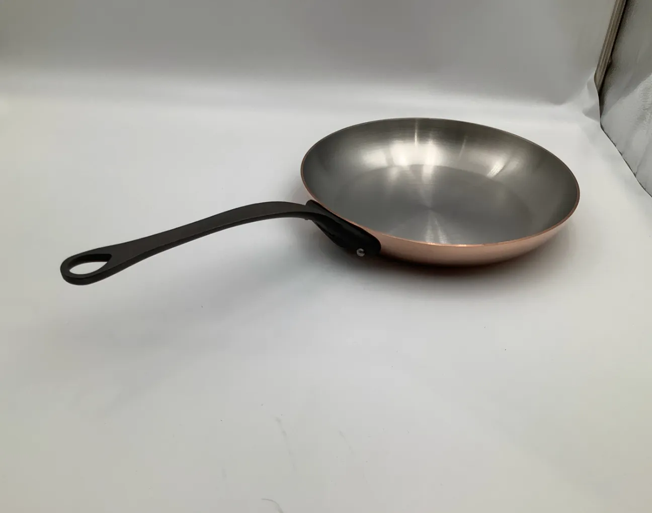 Mauviel M'Heritage 250 CI stekpanna 26 cm koppar