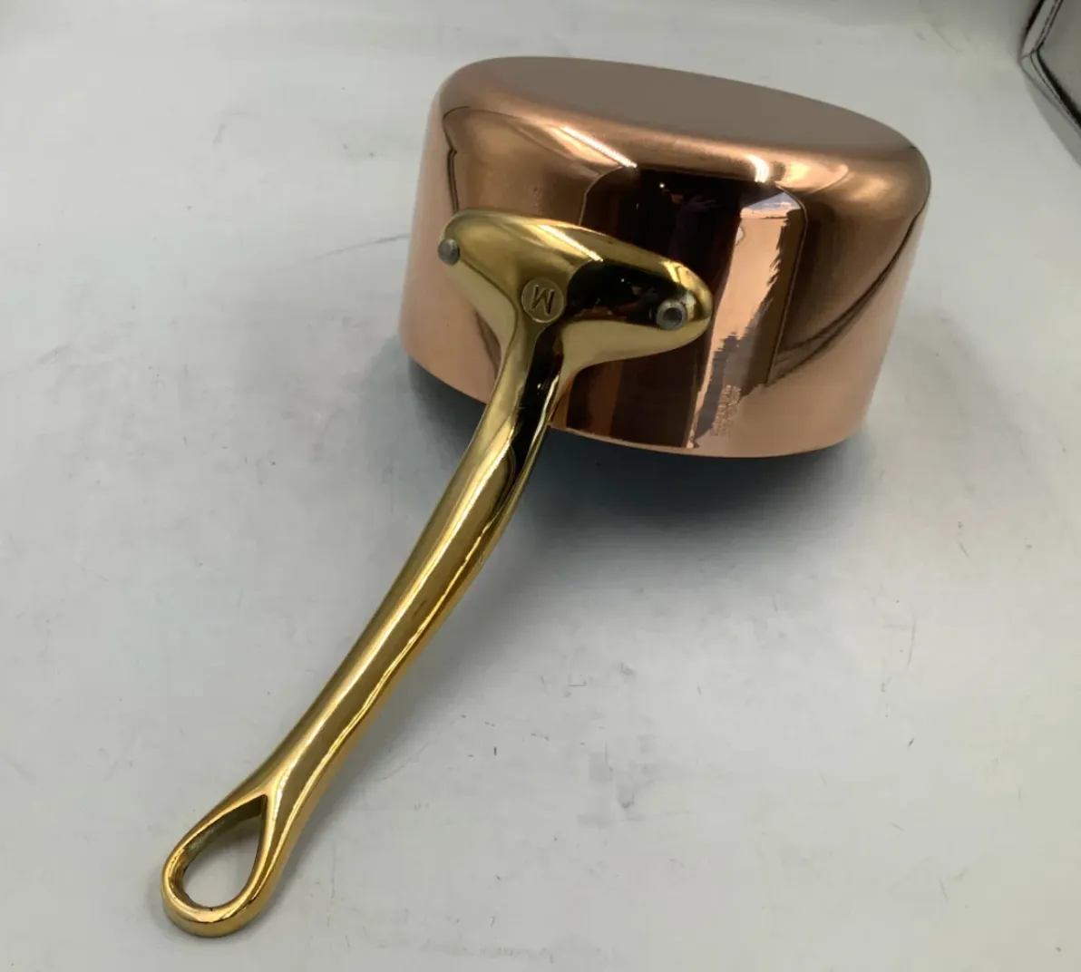 Mauviel M'Héritage M'200 B kastrull 1,7 L med lock mässing