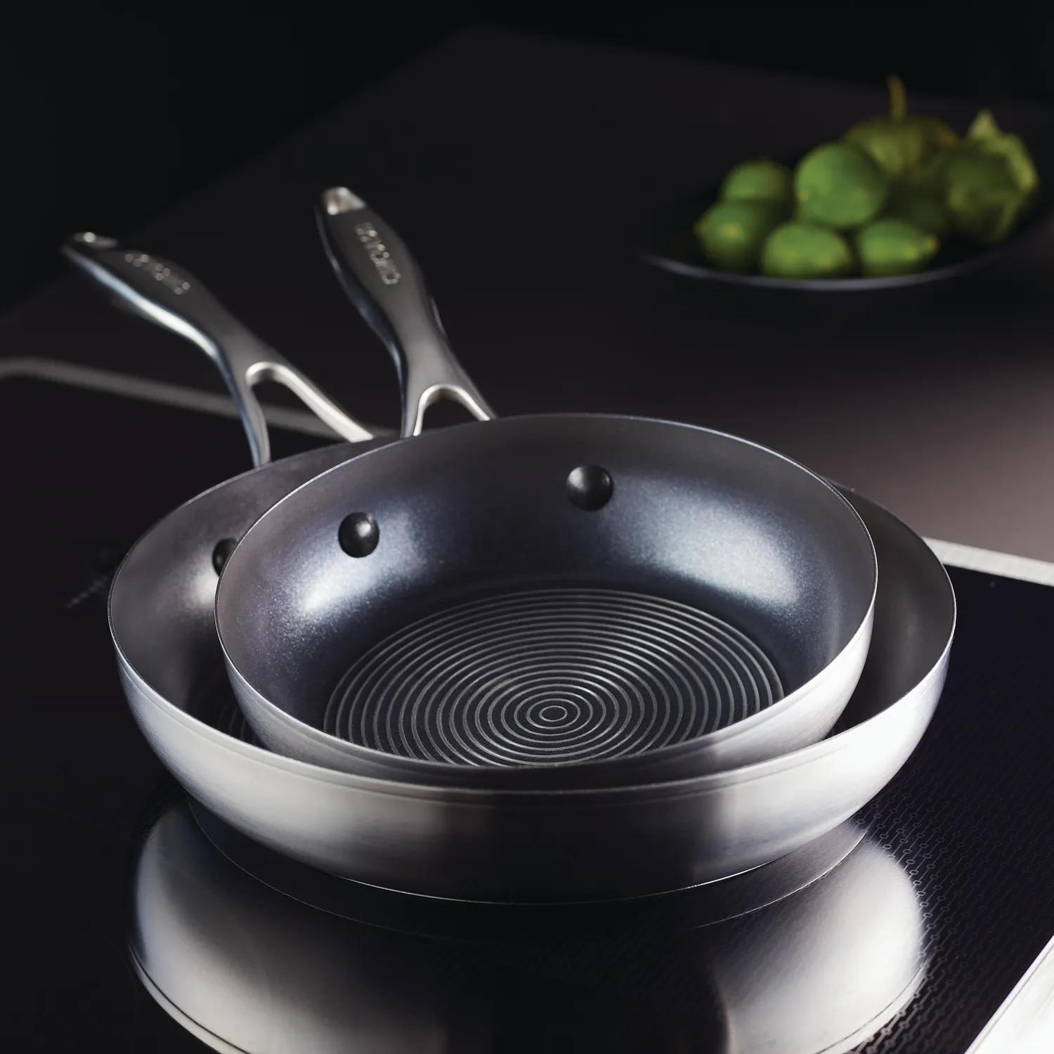 Circulon SteelShield stekpannor 8+10,25 tum stål nonstick