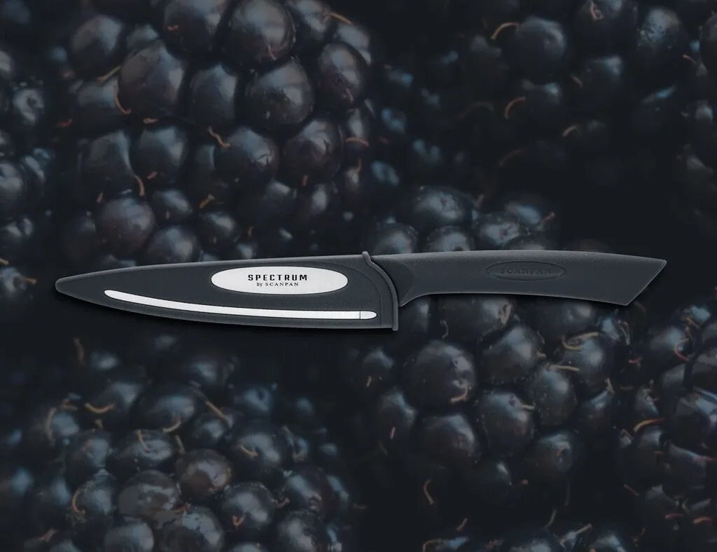 Scanpan Spectrum universalkniv svart med bladskydd