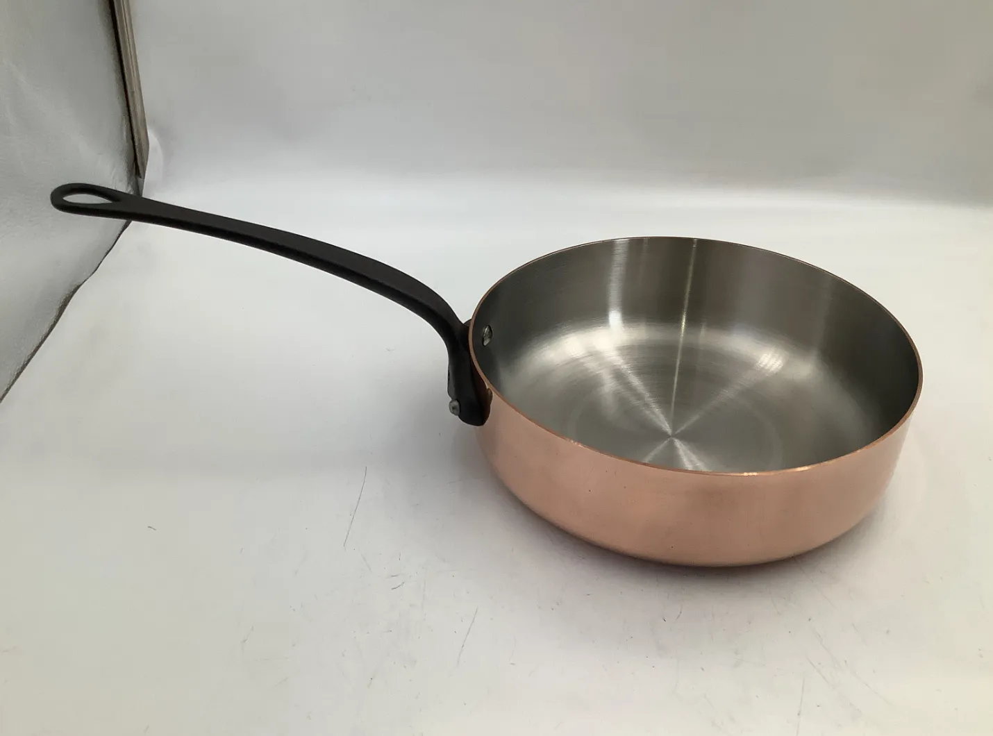 Mauviel M’Heritage 250 CI sautepanna 24 cm 3,3 qt koppar