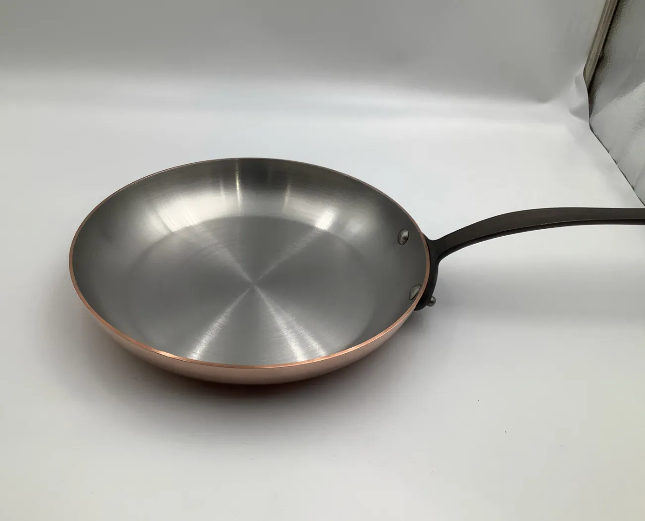 Mauviel M'Heritage 250 CI stekpanna 26 cm koppar